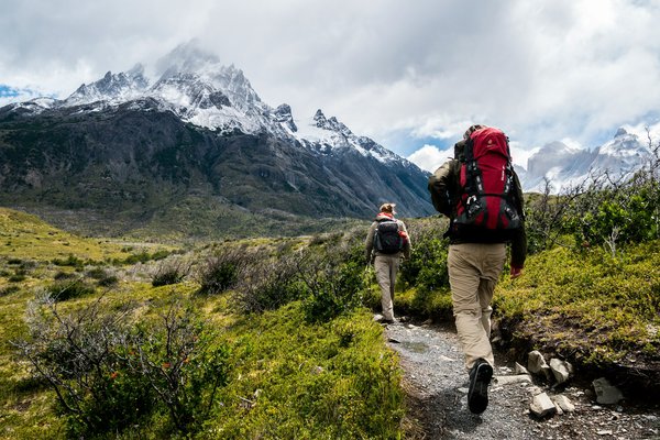 Quels sont les meilleurs itinéraires pour une randonnée en autonomie dans le parc national de Denali, Alaska?